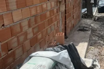 CONSTRUÇÃO DA COBERTURA DA ARQUIBANCADA, BANHEIROS E COZINHA NO CAMPO MUNICIPAL JOVE MARTINS DE MELO